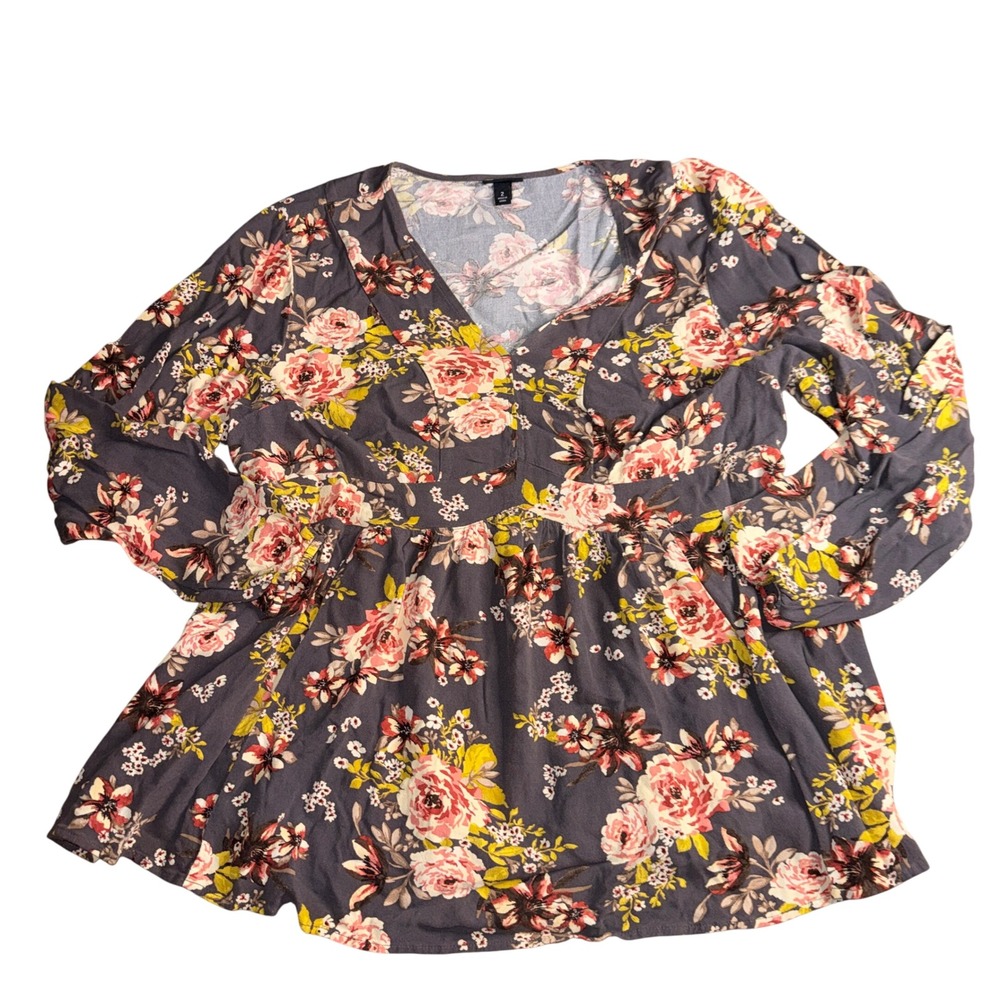 Torid Babydoll Top 2X‎ Gray Floral V-Neck Empire Waist Long Sleeve Blouse